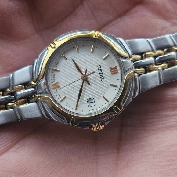 Seiko Ladies Wristwatch Gold/Silver Tone Analog Quartz Date Calendar Wrist Watch main image 8